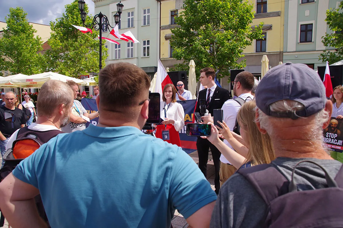 Hanna Boczek protest Stop Imigracji w Rybniku. Konfederacja Rybnik